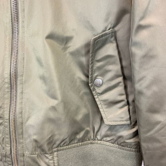 Levi's Men's Ma-1 Flight Jacket - Picture 4 of 6